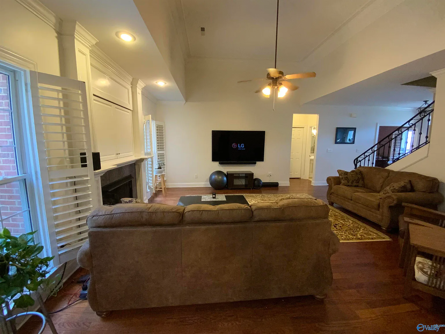 4 bed, 3.5 bath, 2730 sqft, $2,700 — Photo 3