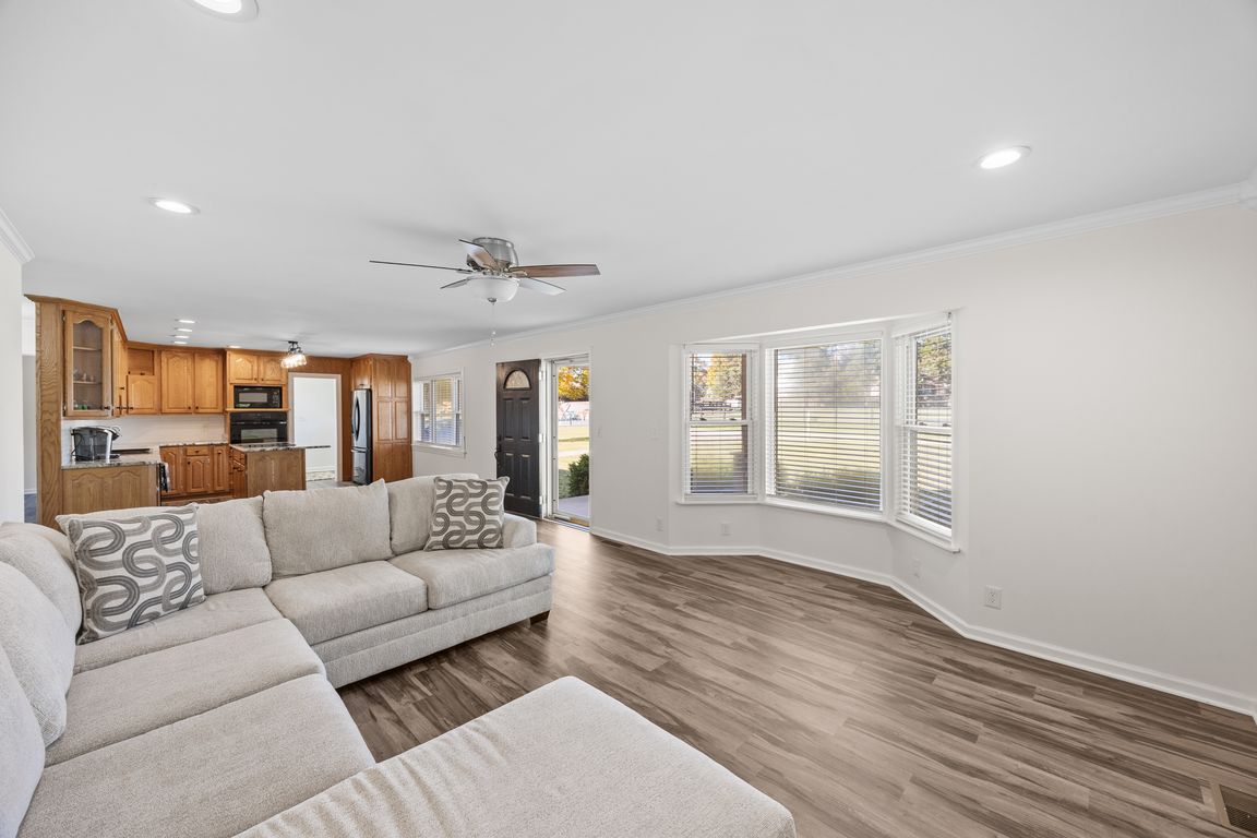 next background image