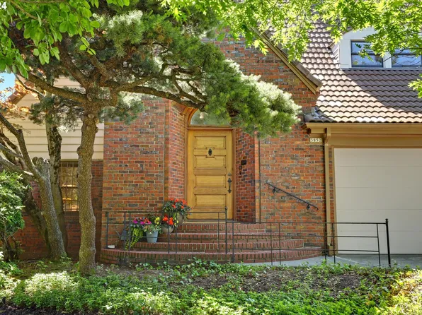 3852 NE Alameda St, Portland, OR 97212
