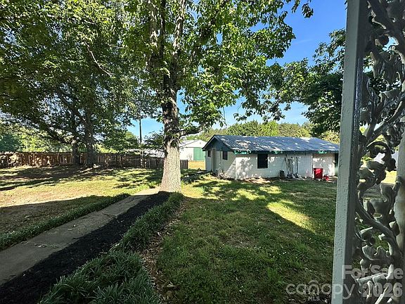 2nd image of 610 Helton Rd