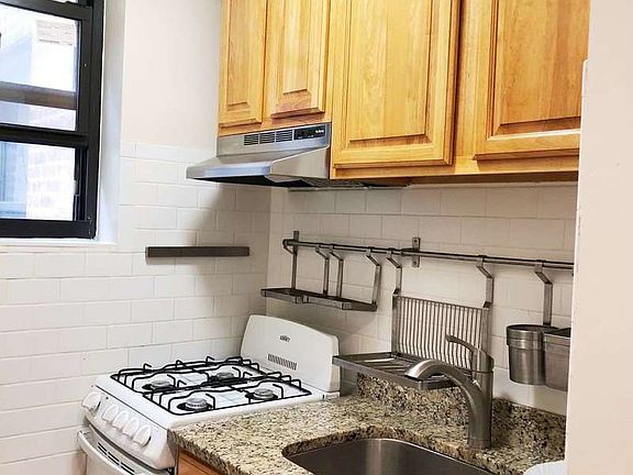 2nd image of 3040 45th St APT 1B