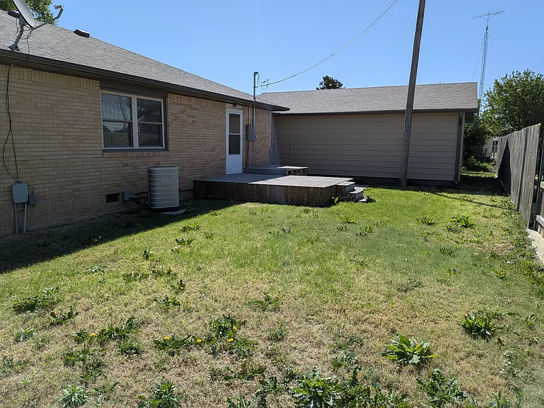 207 Walnut St — Photo 23