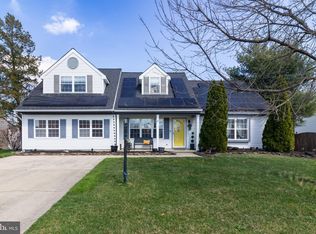 8 Santalina Dr, Sicklerville, NJ 08081