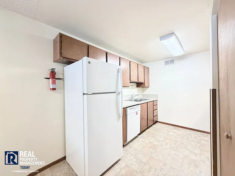 DB&D Realty LLC - 6115 — Photo 9