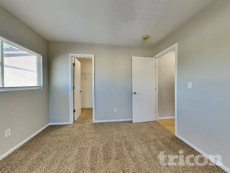 9696 Canyon Meadows Dr — Photo 12