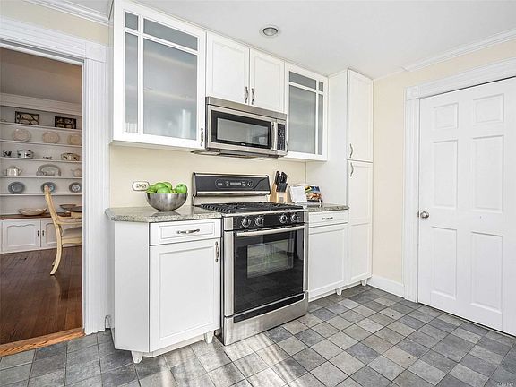 5th image of 60 Park Pl