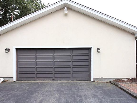 2nd image of 163 Holly Cir
