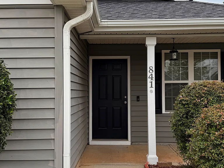 841 Skinner Dr — Photo 2