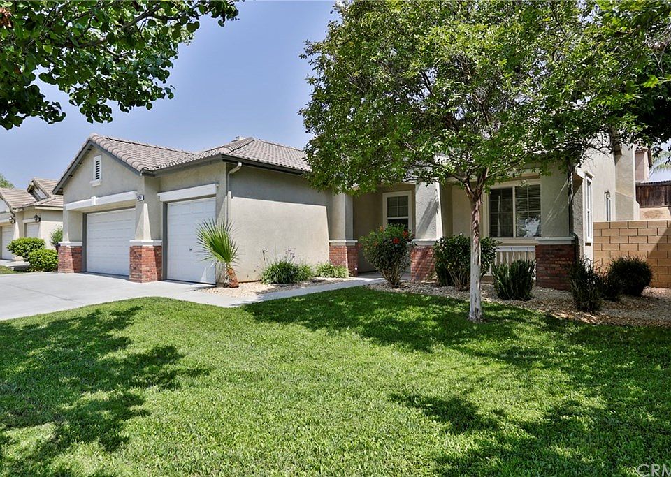 1st image of 26264 Fir Ave