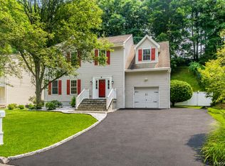 66 Valley View Rd, Cortlandt Manor, NY 10567