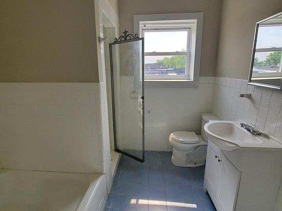 4th image of 2337 W Lehigh Ave #3