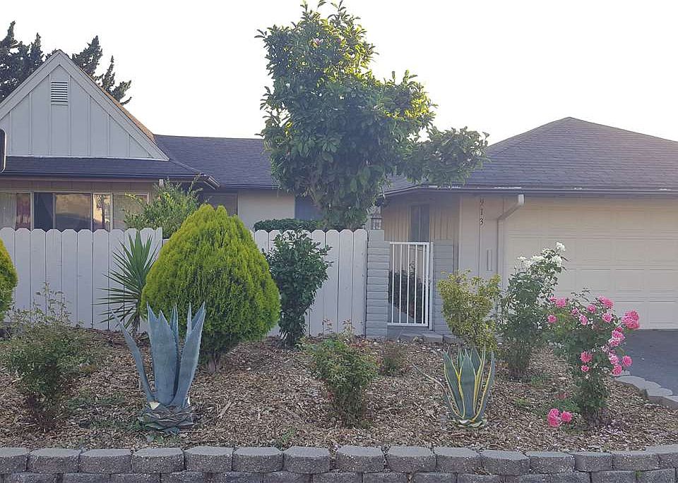 1st image of 913 View Dr