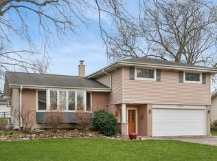 1305 E Mulberry Ln, Mount Prospect, IL