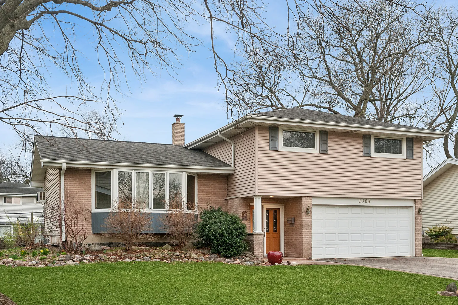 1305 E Mulberry Ln photo 1