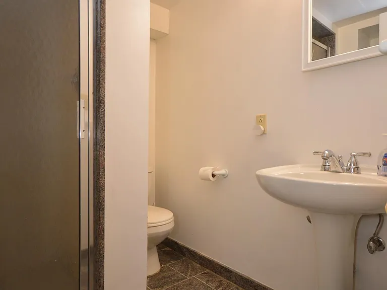 717 Copeland St — Photo 22