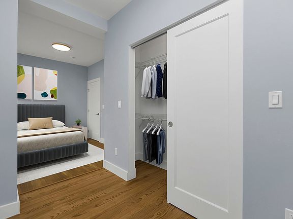 4th image of 2222 Leavenworth St #101