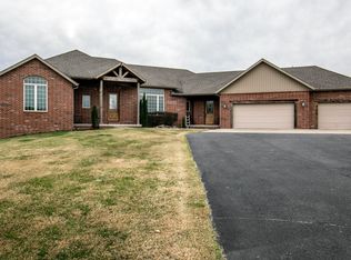 2619 S Francis Dr, Brookline, MO 65619