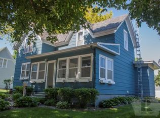 314 1st St NW, Hampton, IA 50441