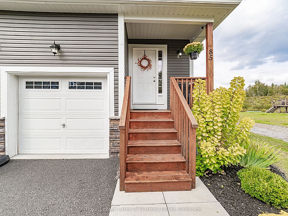 3rd image of 85 Douglas Dr