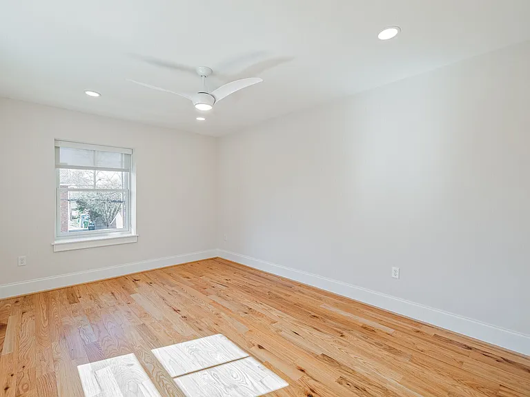 225 Plus Fees #3215 — Photo 23