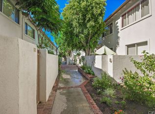 18619 Collins St APT F1, Tarzana, CA 91356