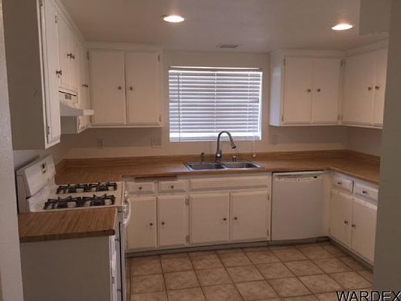 2nd image of 1604 Yale Dr
