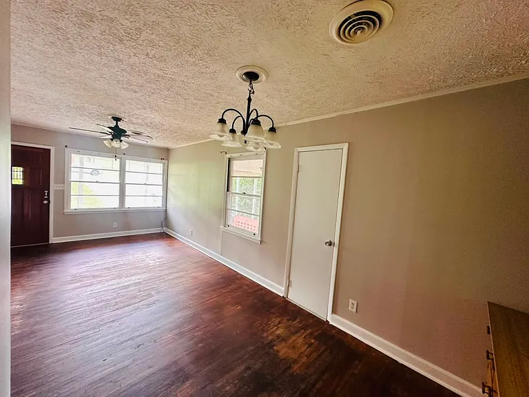 262 Perry Hill Rd — Photo 6