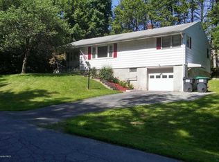 304 Crest Dr, Clarks Green, PA 18411
