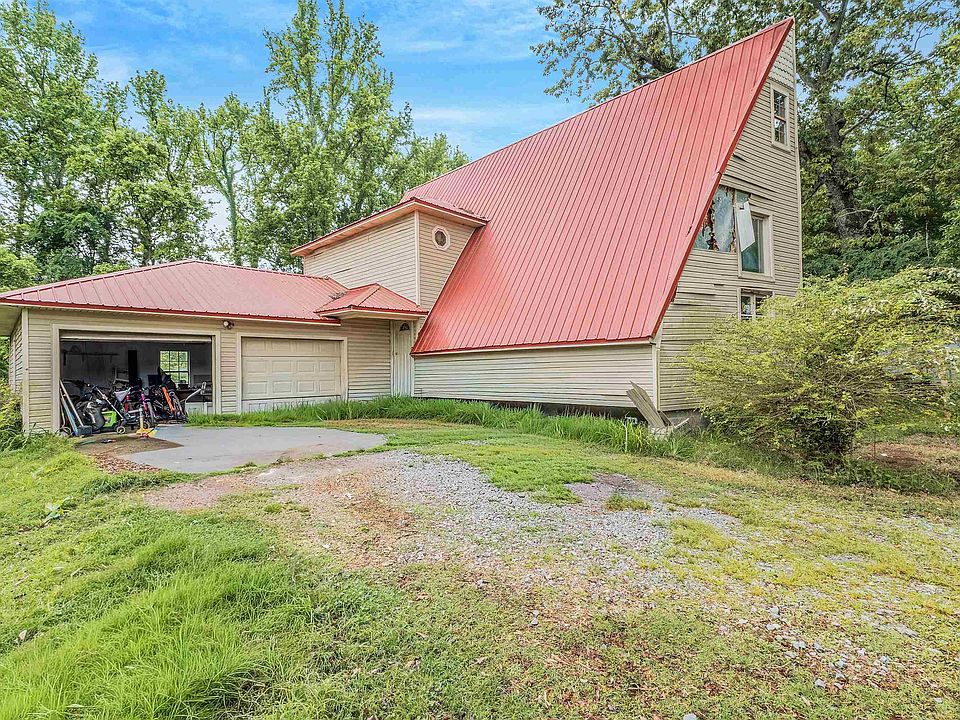 1st image of 323 Bradley Ln