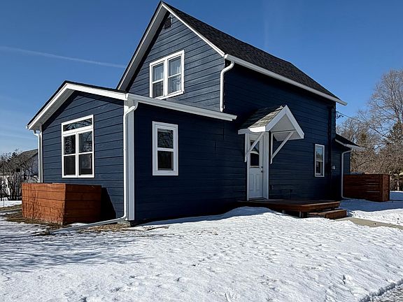 4th image of 547 3rd Ave NW