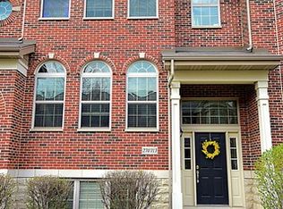 27W713 Hodges Way, Winfield, IL 60190