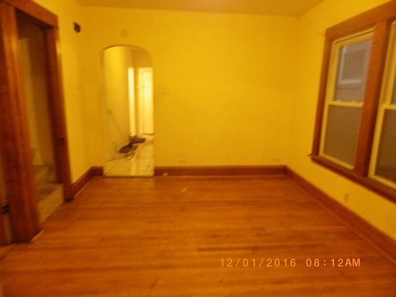 2nd image of 935 N Leamington Ave