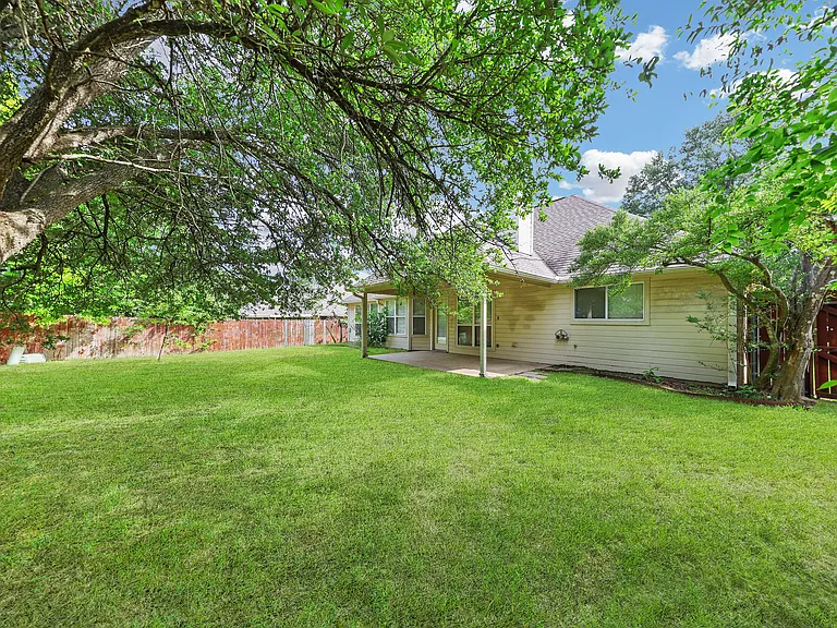 2412 Wilshire Dr — Photo 23