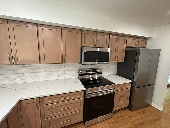 5th image of 12 Seaman Ave #A