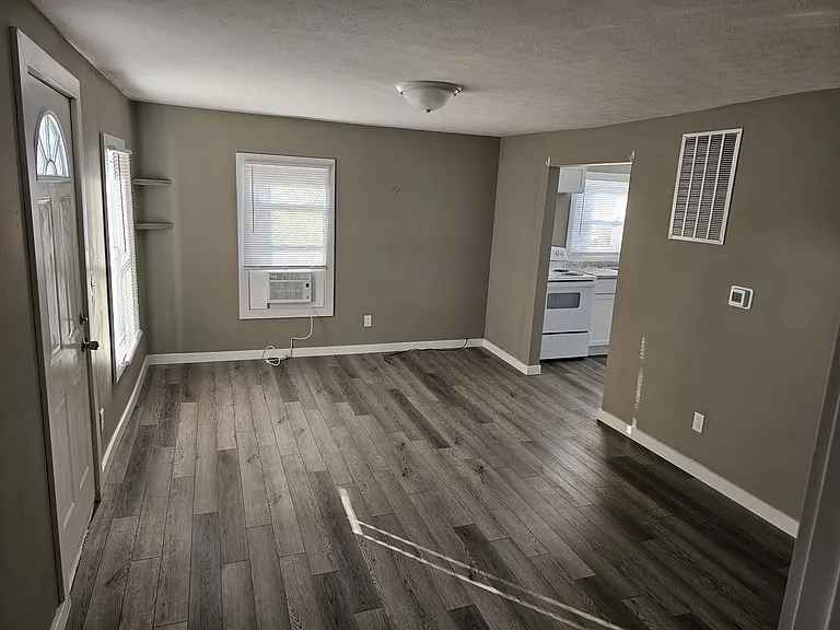 2316 E Cornell Ave — Photo 12