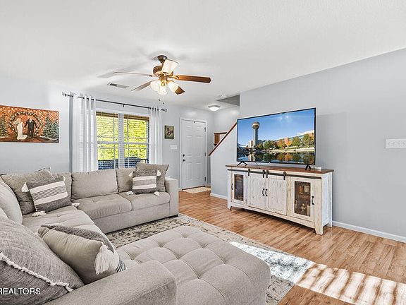 3rd image of 5910 Bearden View Ln