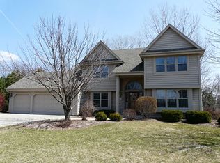W143N6642 Aspen Dr, Menomonee Falls, WI 53051