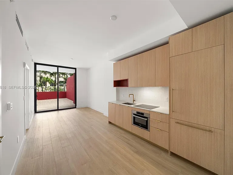 90 NE 32nd St #203 — Photo 5