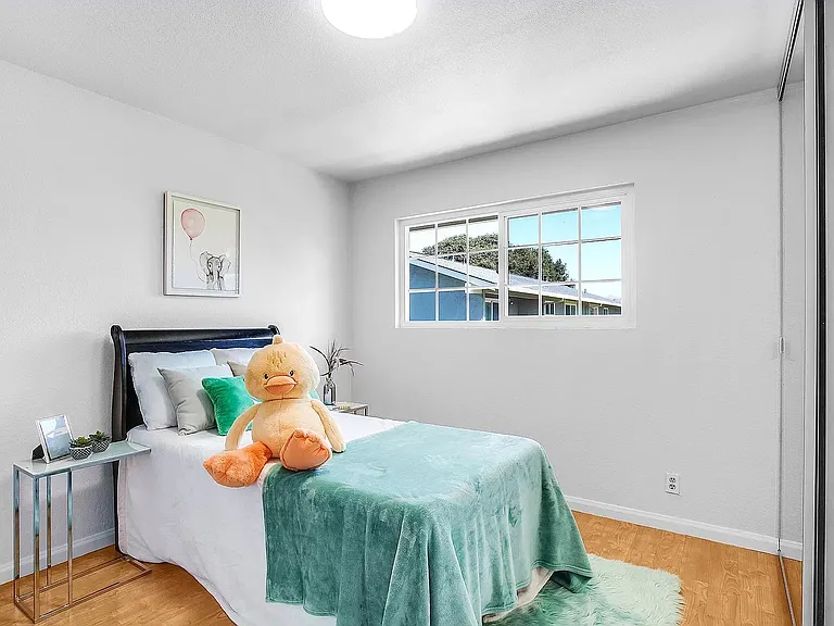 4504 Thornton Ave — Photo 15