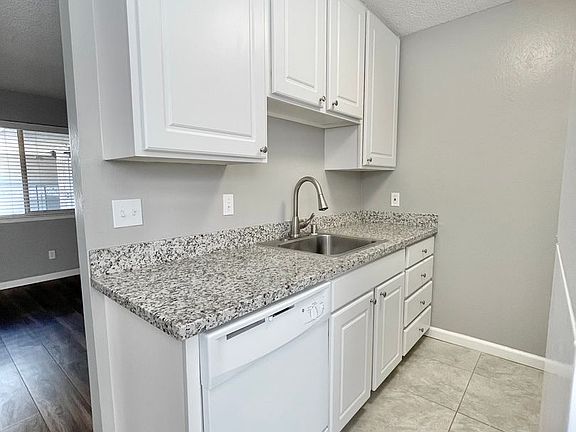4th image of 2712 O St APT 2