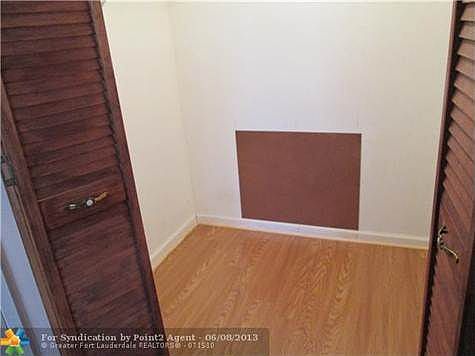 1st image of 2861 Somerset Dr APT 100