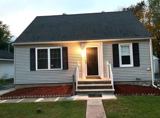 22 Wellington Rd, North Syracuse, NY 13212