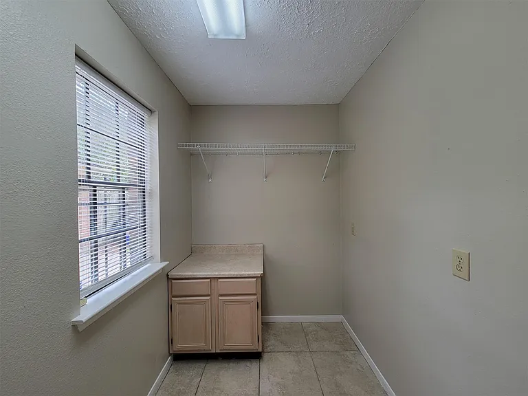 17207 Meadow Heights Dr — Photo 16