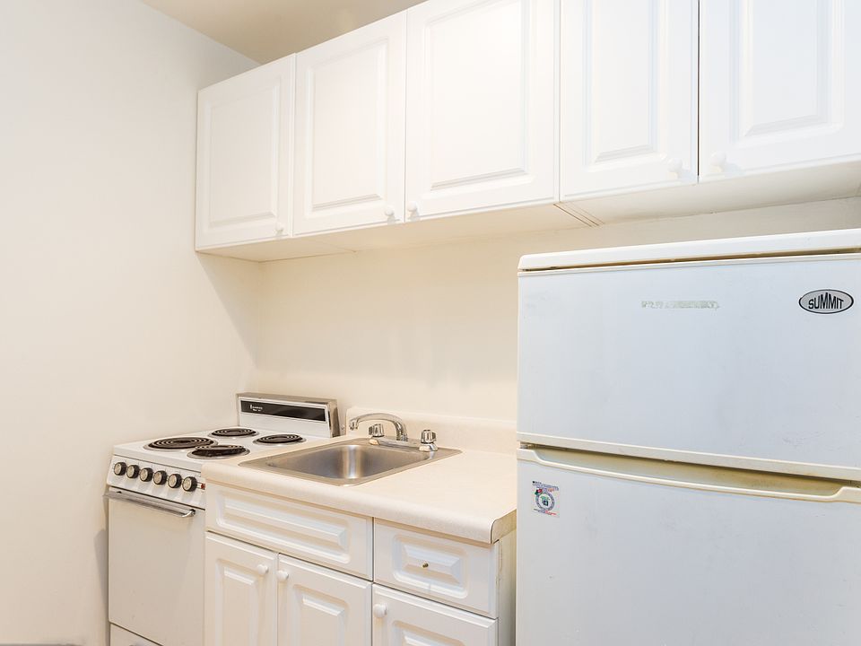 2nd image of 312 E 85th St APT 1B