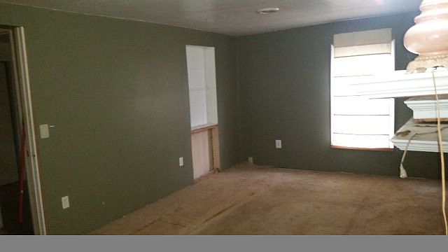 2nd image of 15 E Hegeler Ln