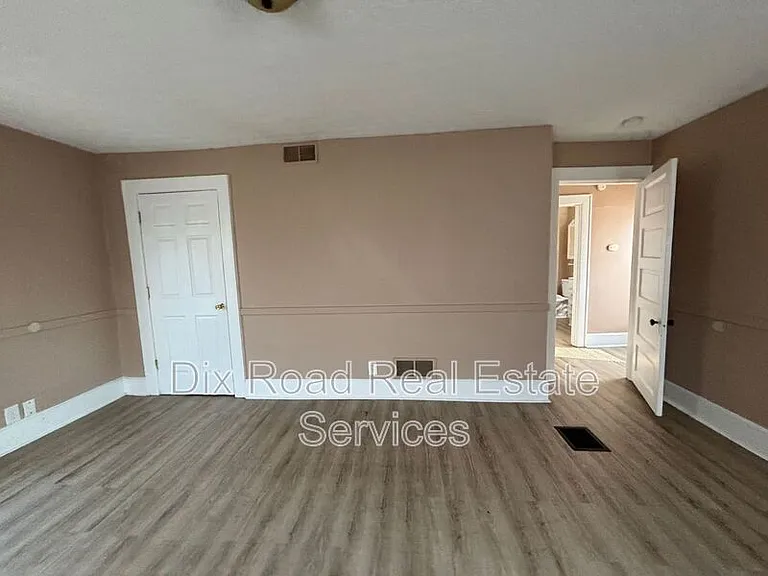 1903 Tytus Ave — Photo 14