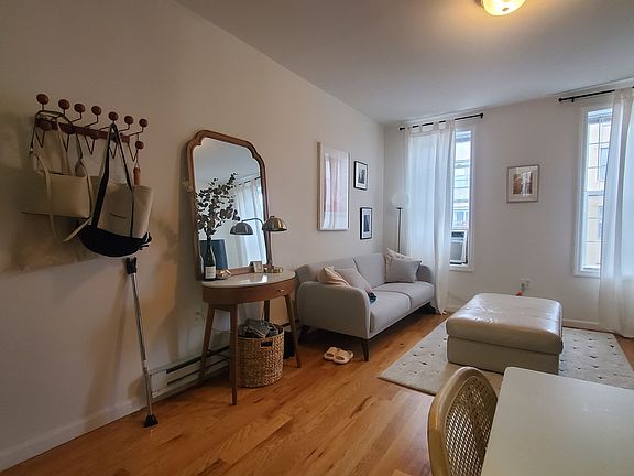 3rd image of 106 Moore St #2L