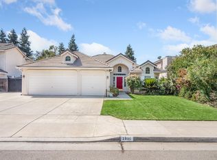 2901 E Palisade Dr, Fresno, CA