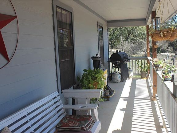 3rd image of 408 Breezing Ln