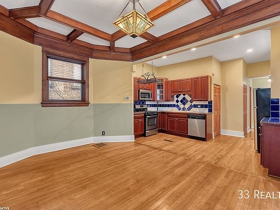 3rd image of 4613 N Malden St APT 1